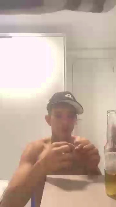 Alemaodotado44 live from Brazil