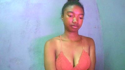 Aliciah02 live from Madagascar