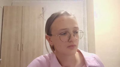 AlyssaHartung live from France