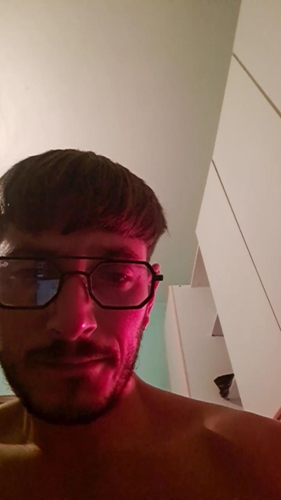 Andrehot91 live from Italy