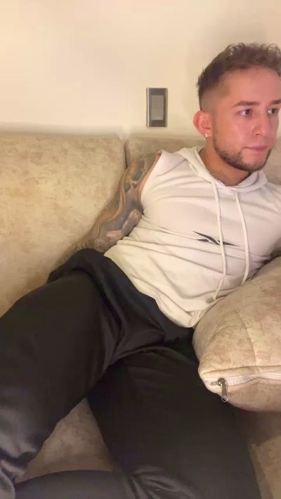 Andrew_wallker live from Germany