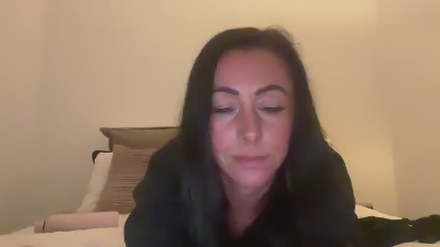 Arabellala live from United Kingdom