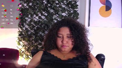 Ayliinn_ live from United States