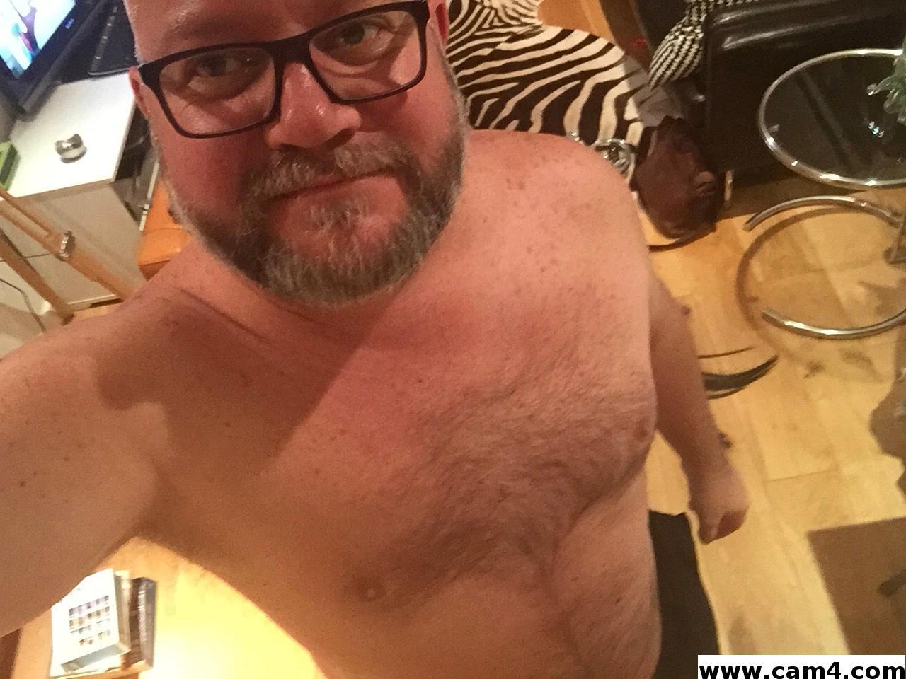 Bearbareuk live from United Kingdom