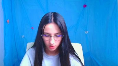 BellaYong live from United States