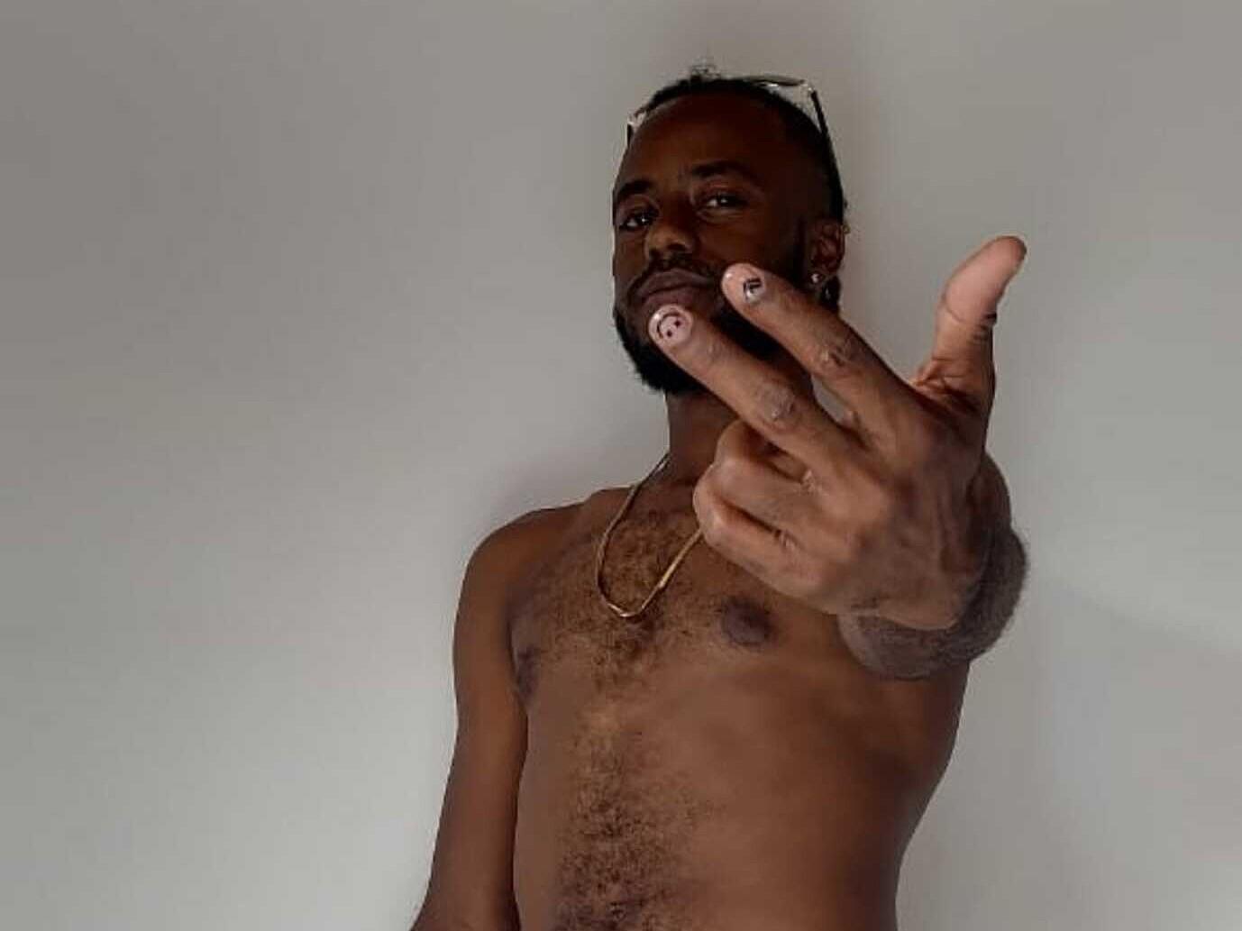 BenthBlack1 live from United States