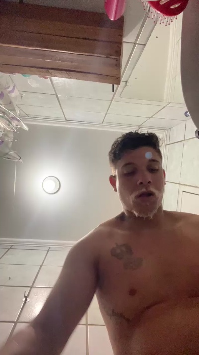 Bigodeloiro22 live from Brazil