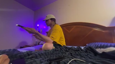 BlondeBoy1991 live from United States