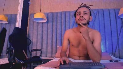 Boss_Domiinator live from Colombia