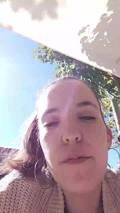 Candelaa666 live from Spain