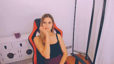 CatrinTop live from United States