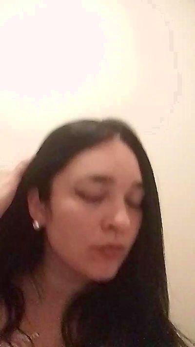 Chilenita89 live from Chile