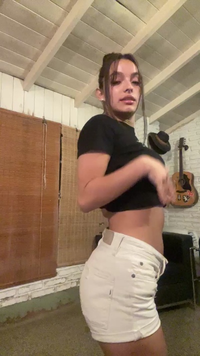 Chinita_x_22 live from Argentina