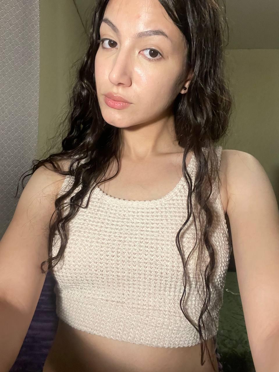 ChrystalRewis live from France