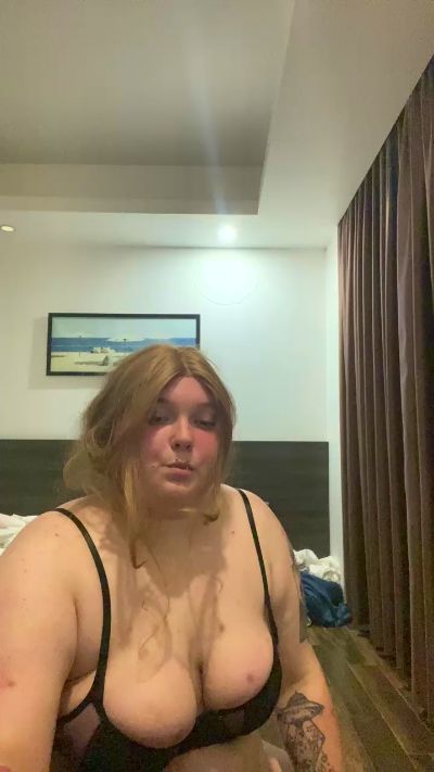 ChubbyLizzy1 live from United States