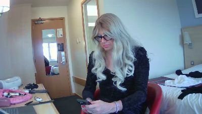Clairetvblonde live from United Kingdom