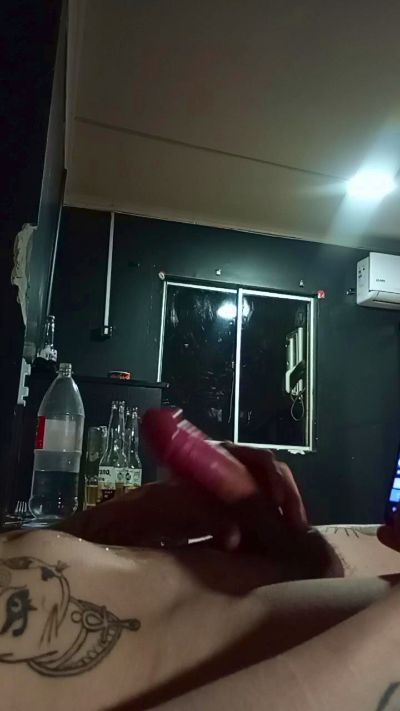 Conchaliiiiii live from Chile