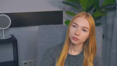 DanaToombs live from France