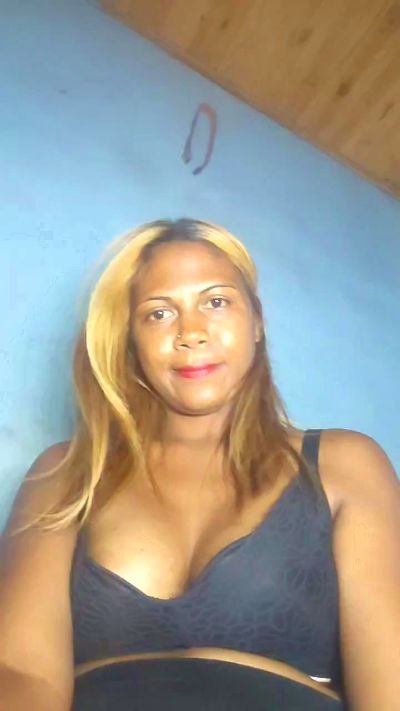 Danielah27 live from Madagascar