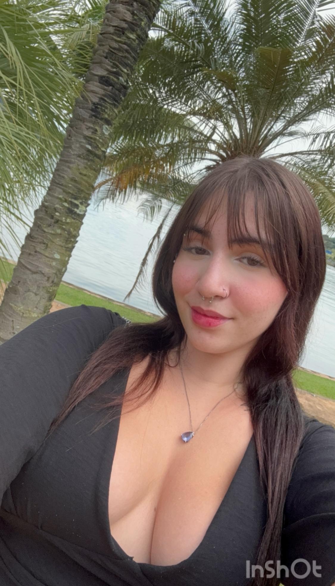 Evy_inocente live from Brazil