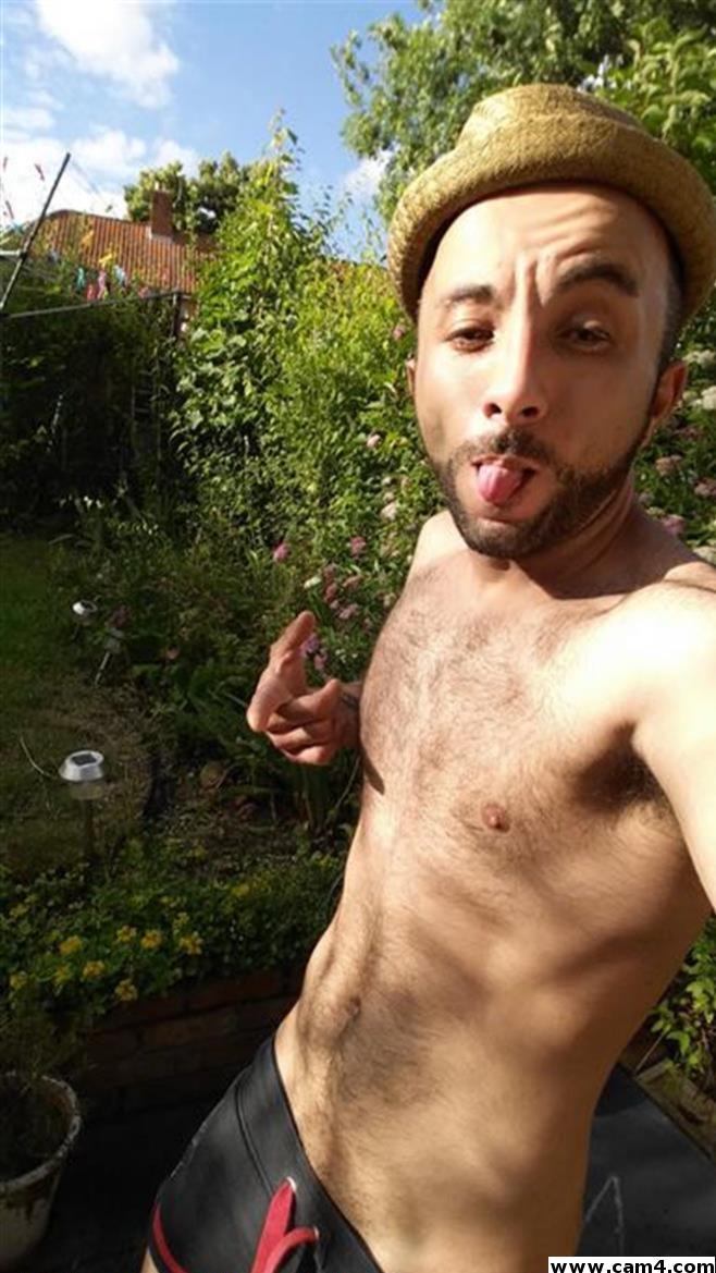 HornyManni84 live from United Kingdom