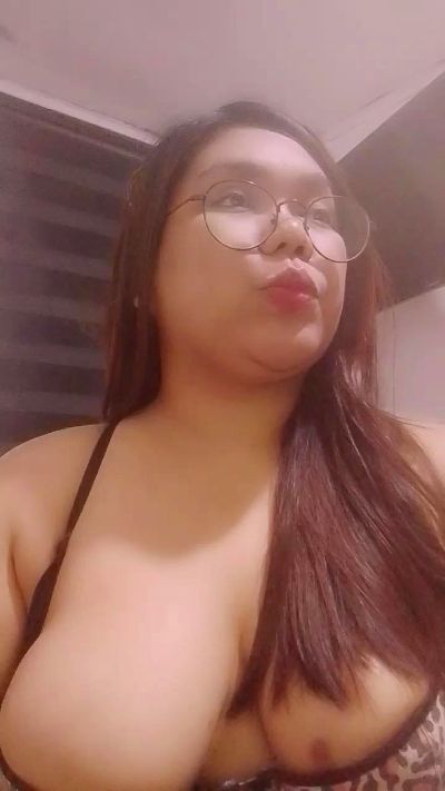 HotMommi live from Philippines