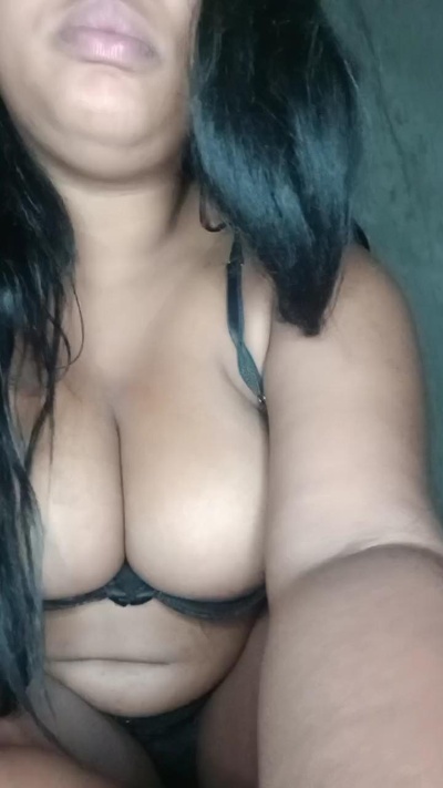 Isiscastelanni live from Brazil