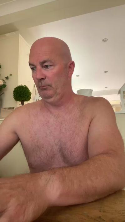 JKLulu7374 live from United Kingdom