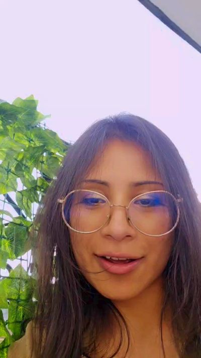 Jade_Zephyra live from Spain