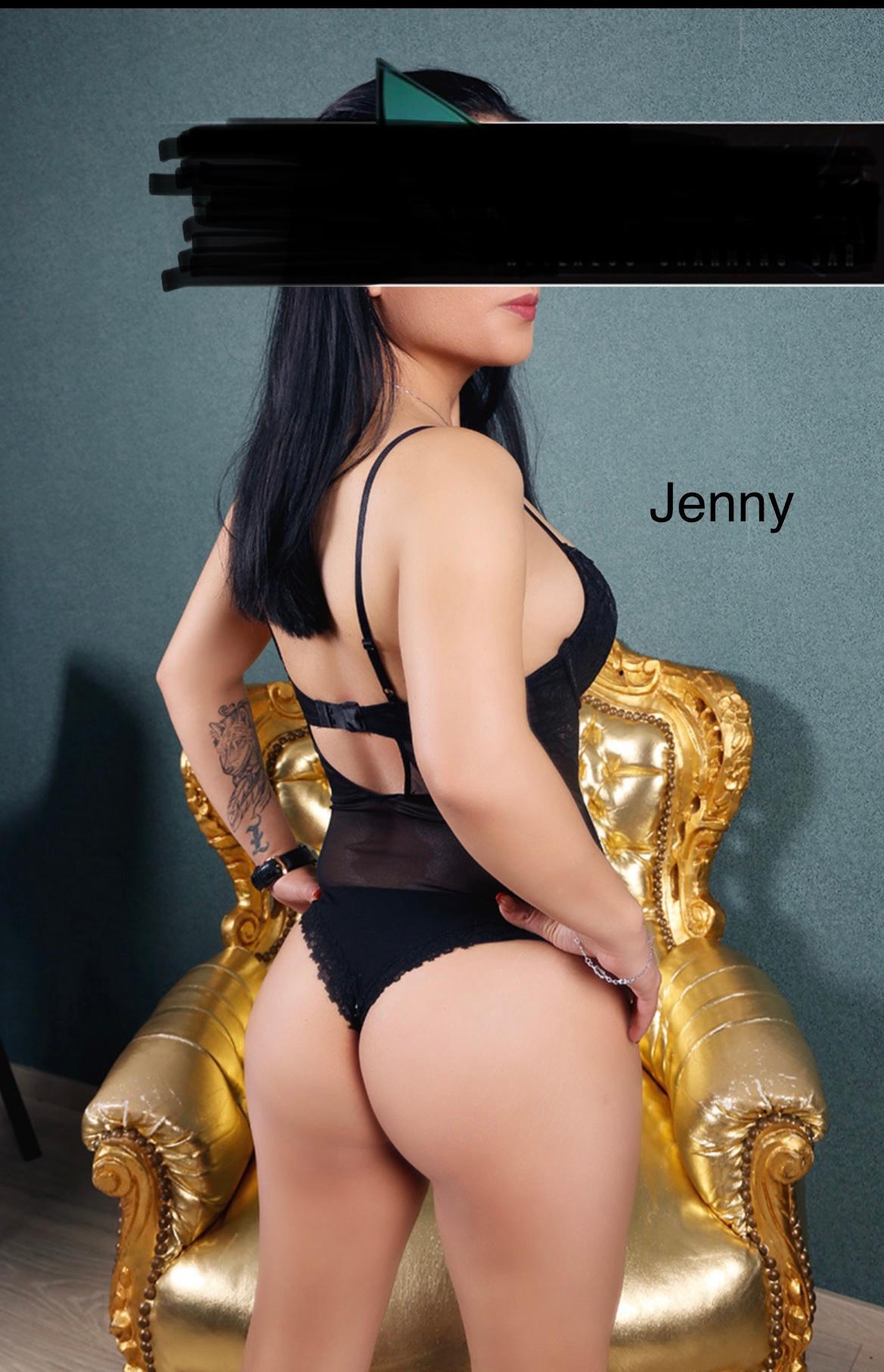 Jennylatina live from Belgium