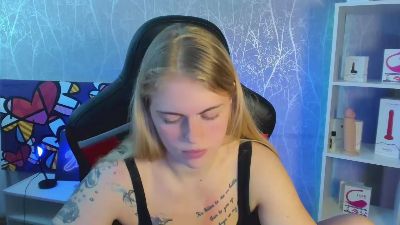 Jolly_Doll live from United States