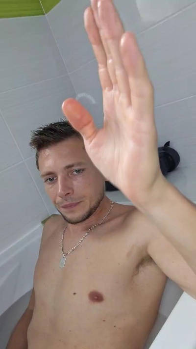 Jonathangault79 live from France
