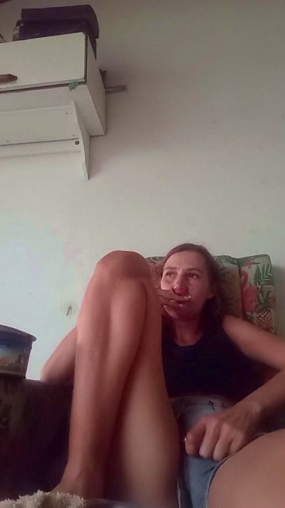 Karolinafochat live from Brazil