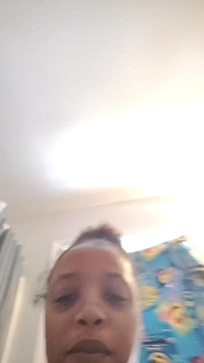 Keyschocolate69 live from United States
