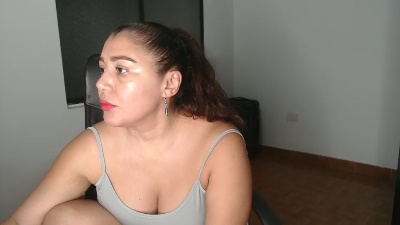 KikaMilf1 live from Colombia
