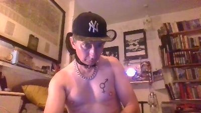 KinkSlutSlave live from United Kingdom