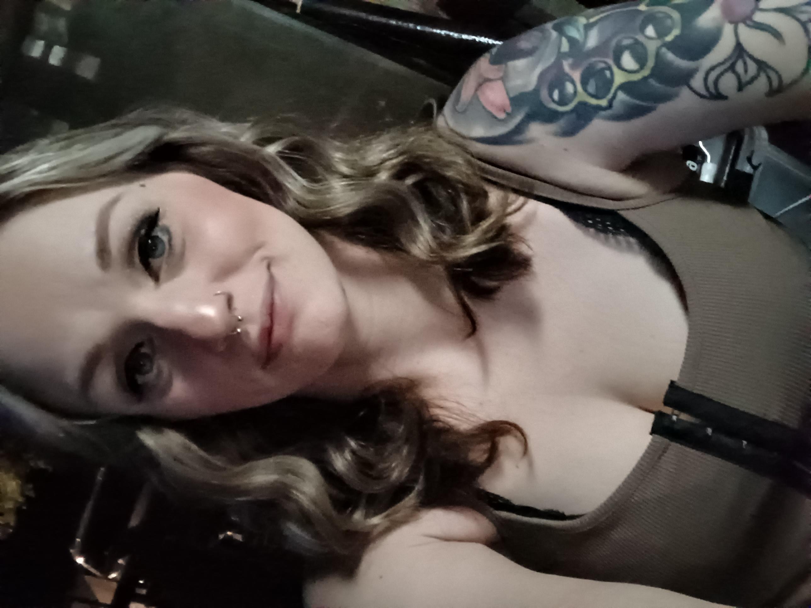 Leah_Marie3345 live from United States
