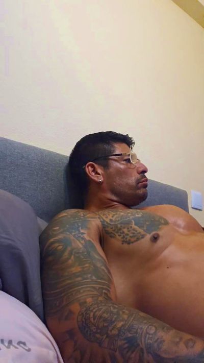 Leonsalvajexxx live from Spain