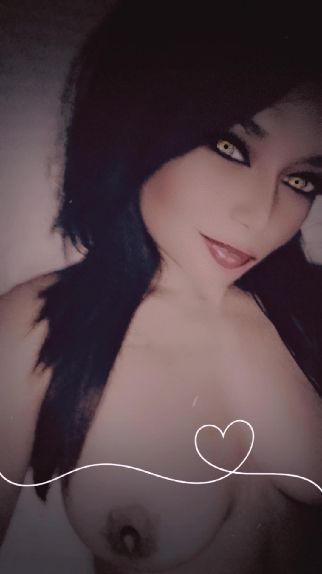 LiLBiT792 live from United States