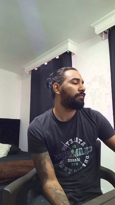 Logan_Black07 live from Spain