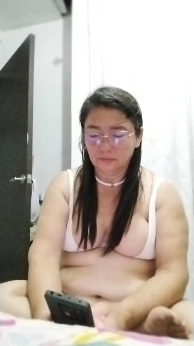 Lucerito_San live from Colombia