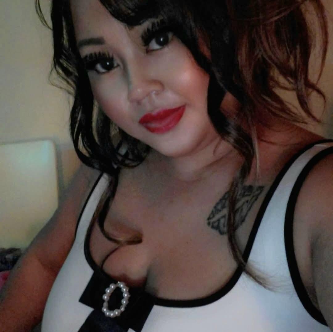Lucie_Knoxxx live from Canada