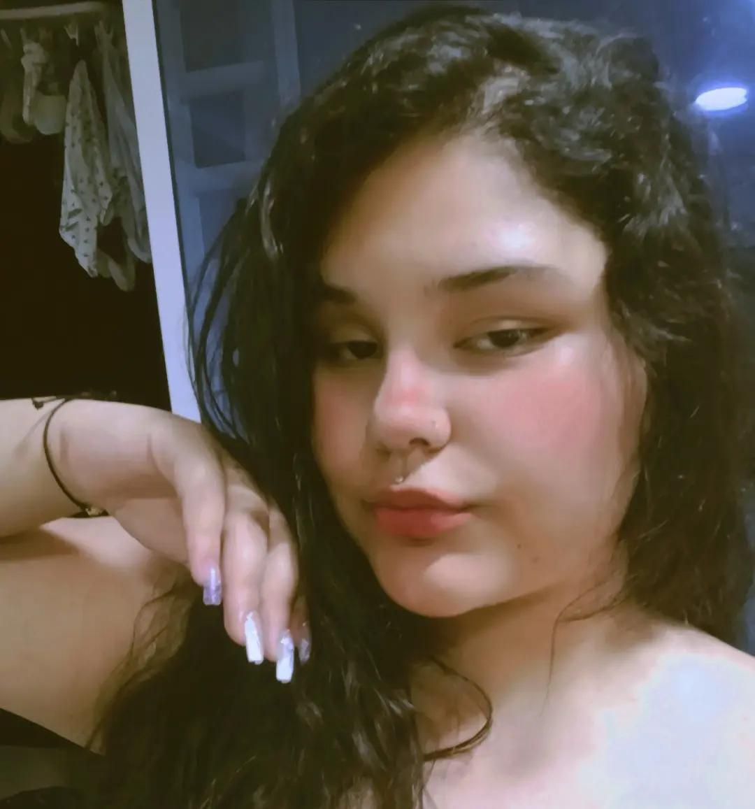 LucyColleen live from Colombia
