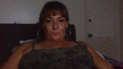 Lustyboots77 live from United States