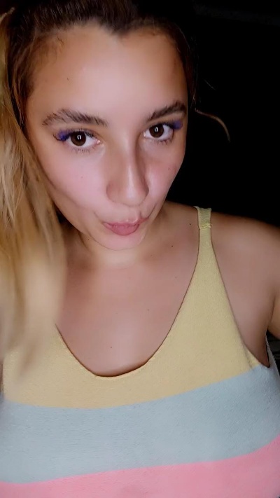 Maeevee live from Argentina