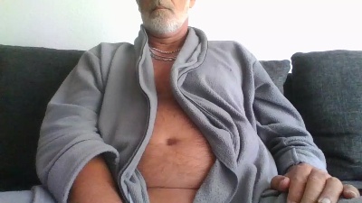 Marc33000 live from France