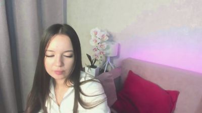 MilanaMew live from United States