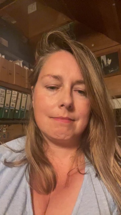 MilkingQueen live from United Kingdom