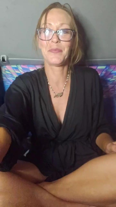 MissPeacock live from United States