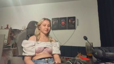 MitziZanueta live from United Arab Emirates